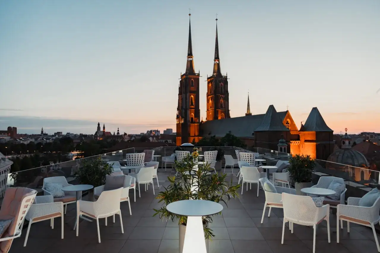 Restauracja z widokiem na panoramę Wrocławia