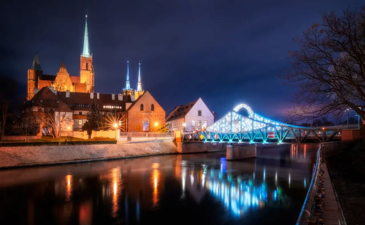 Wrocław romantyczny wieczorem Ostrów Tumski Most Tumski